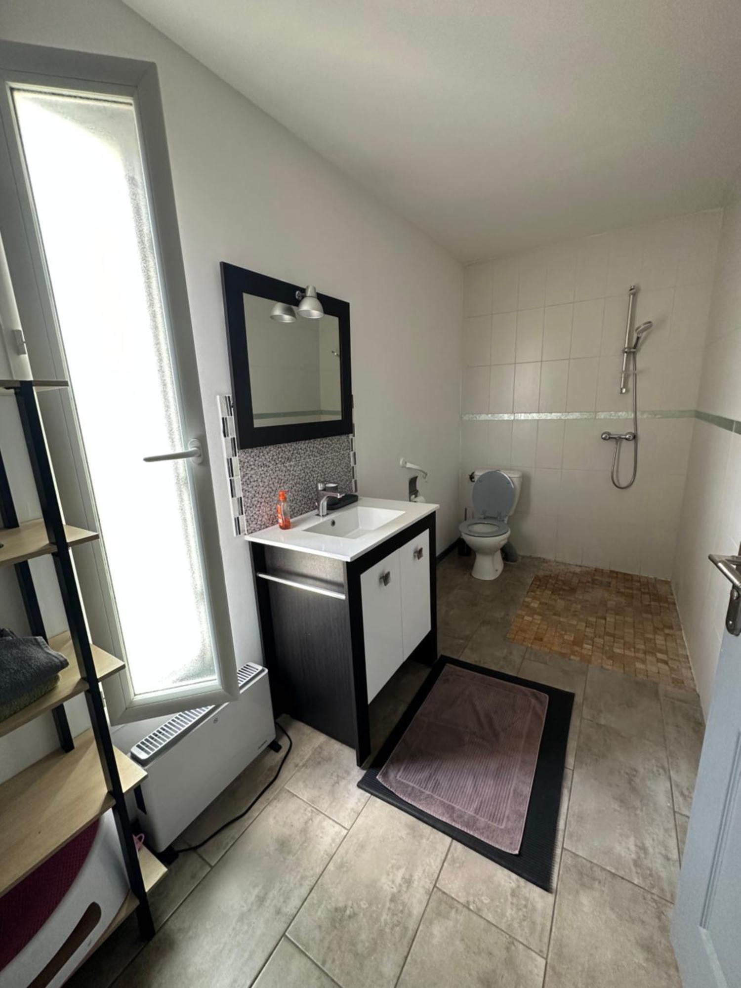 Superbe Appartement Avec Piscine Et Spa Privatif Villeneuve-les-Beziers Ngoại thất bức ảnh
